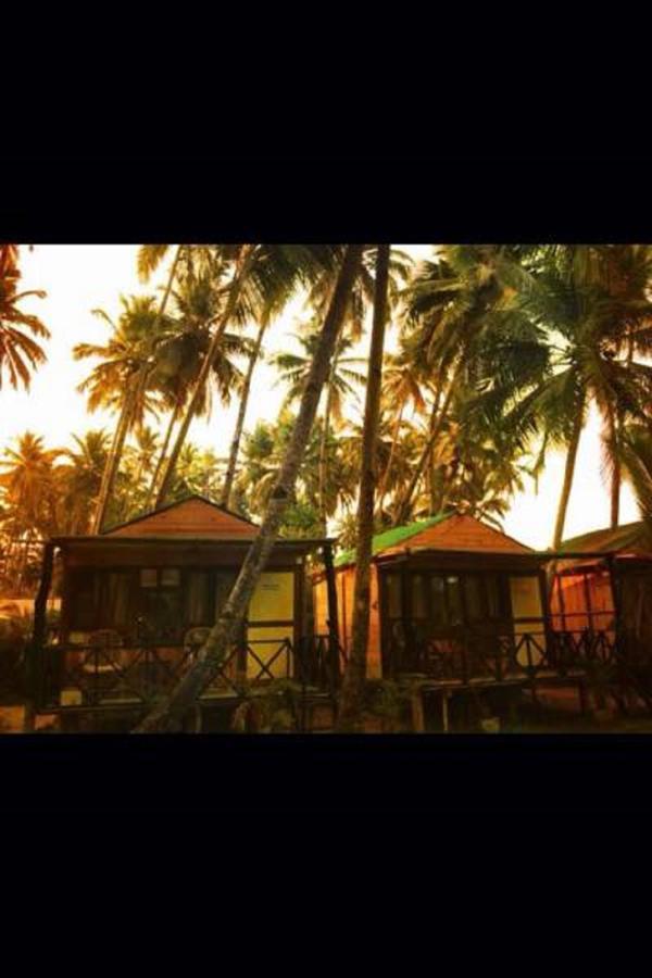 Over The Moon Beach Resorts Palolem Exteriör bild